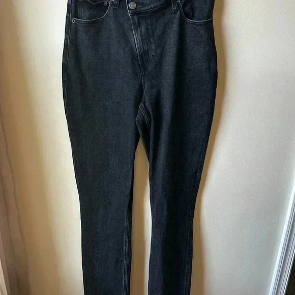Abercrombie & Fitch Curve Love - Ultra High Rise 90s Straight Jean - Picture 8 of 9